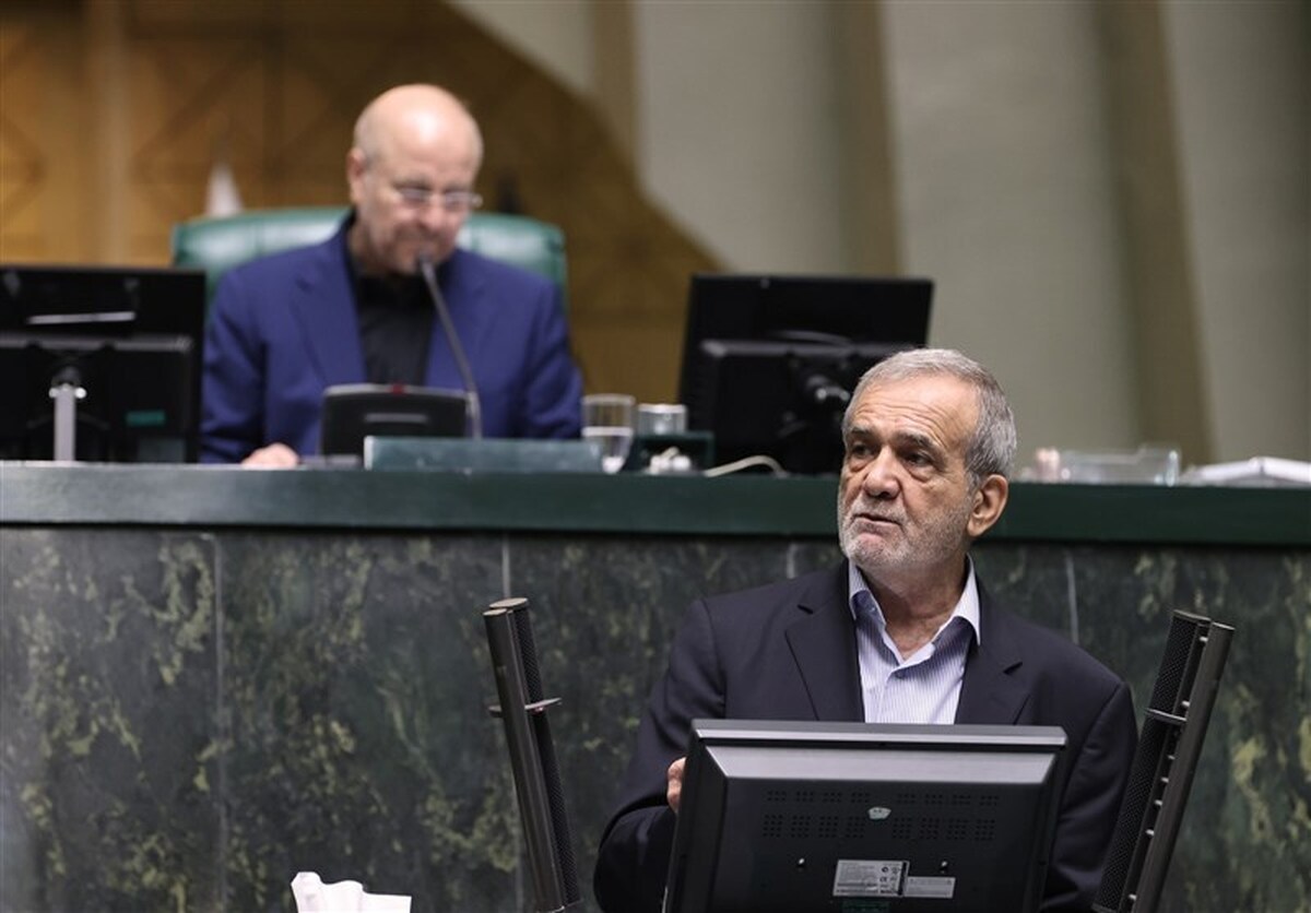 رئیس جمهور در جلسه‌ی علنی مجلس در دفاع از لایحه بودجه گفت: ما سعی کردیم با زبان و نگاه مشترک بودجه را تدوین کرده و به مجلس ارائه کنیم؛ در اولین زمان ممکن که لازم بود، علیرغم تمامی مشکلات بودجه را به مجلس دادیم؛ بودجه سال ۱۴۰۴ شفاف است.