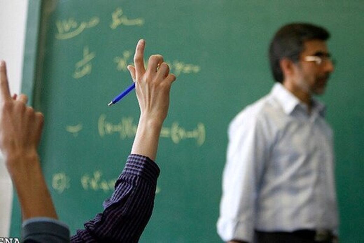 یک ماه بدون معلم | دانش آموزان مشهدی از نبود معلم در کلاس‌ها می‌گویند+فیلم