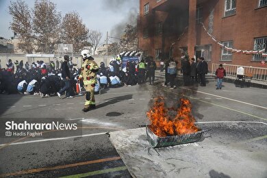 گزارش تصویری | مانور سراسری زلزله در دبیرستان نرجس‌خاتون در مشهد (۷ آذر ۱۴۰۳)