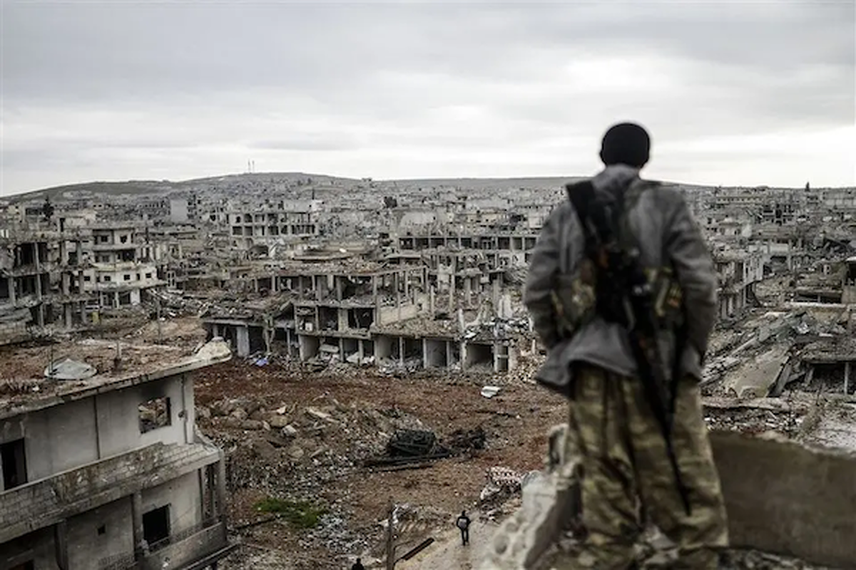 حرکت گروهی تروریست‌های تکفیری به سمت حلب با شعار « حلب ما آماده‌ایم» منتشر شده است.