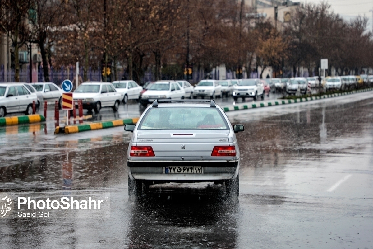 ترافیک سنگین در معابر اصلی شهر مشهد در ظهر روز ۳ فروردین ۱۴۰۴