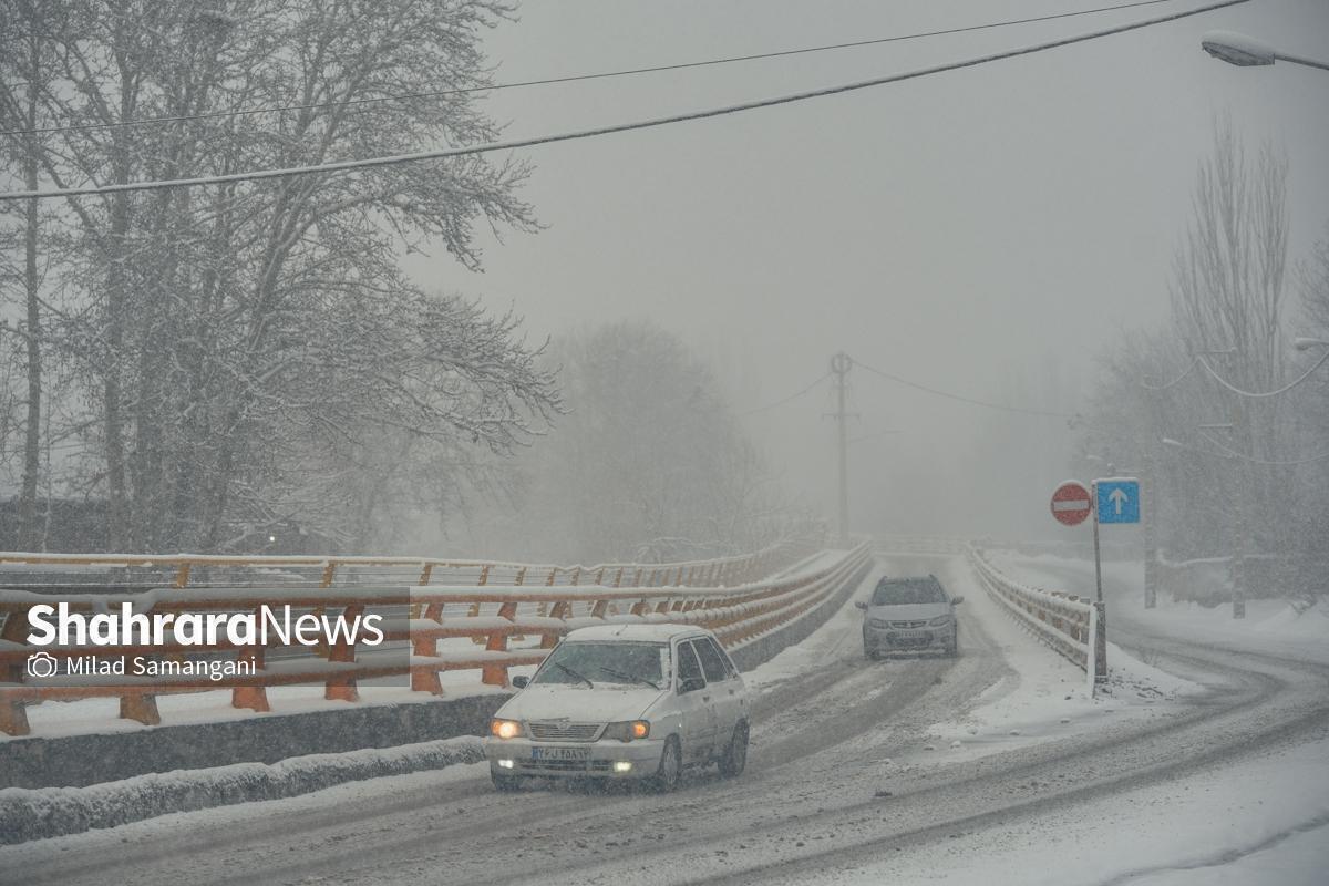 آخرین وضعیت تردد‌های جاده‌ای در خراسان رضوی (چهارشنبه، ۱۰ دی ۱۴۰۴) | بارندگی و مه‌گرفتگی، تردد در برخی معابر را ممنوع کرد
