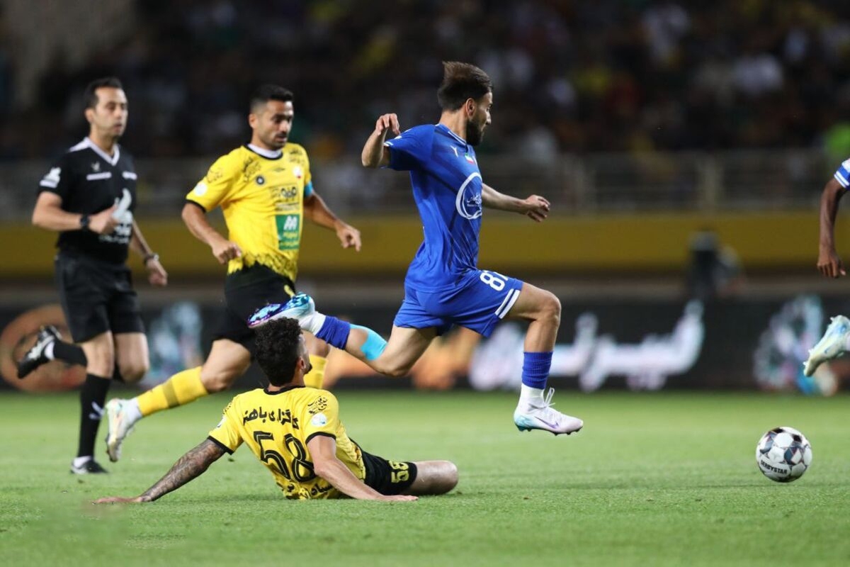 تاریخ و ساعت بازی تیم‌های سپاهان و استقلال | آخرین گام نیم‌فصل