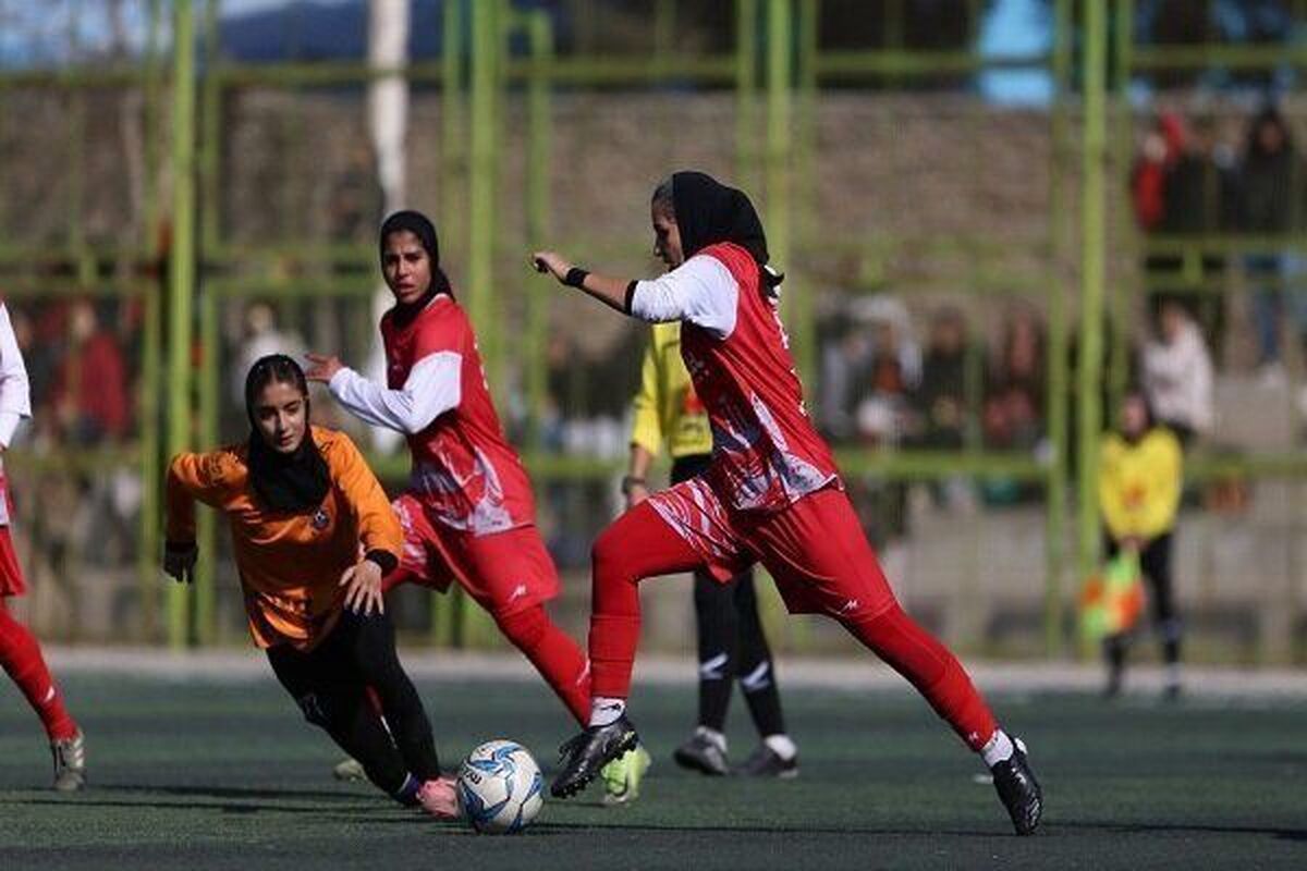 در حالی مرحله نخست رقابت‌های لیگ دسته دوم فوتبال بانوان باشگاه‌های ایران از روز ۲۶ دی‌ماه آغاز می‌شود که مراسم قرعه کشی آن برگزار شد.