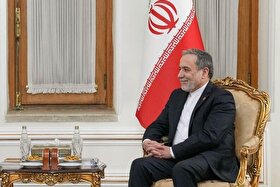 آغاز رسمی مأموریت سفرای جدید لبنان، آلمان و قرقیزستان با تقدیم رونوشت استوارنامه به عراقچی در تهران