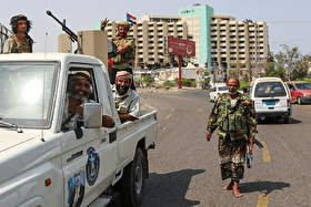 وبسایت یمنی: امارات برای عناصر خود در یمن، سلاح فرستاد