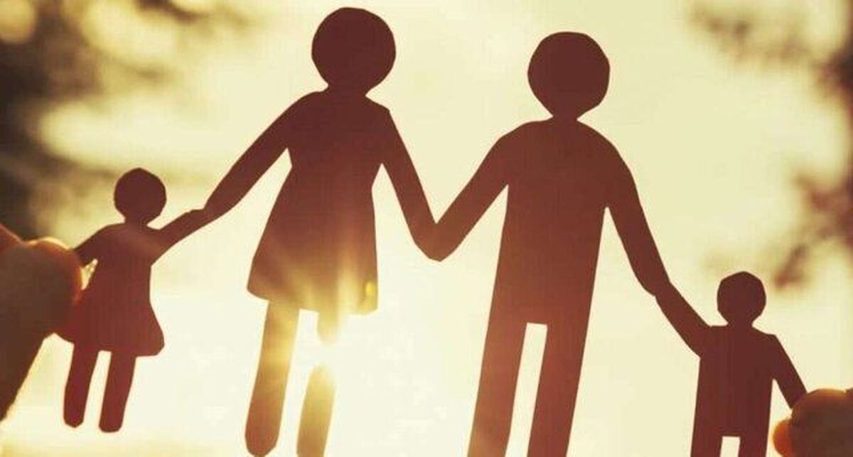 نقش مادر در شرایط دوری پدر از خانواده چیست؟