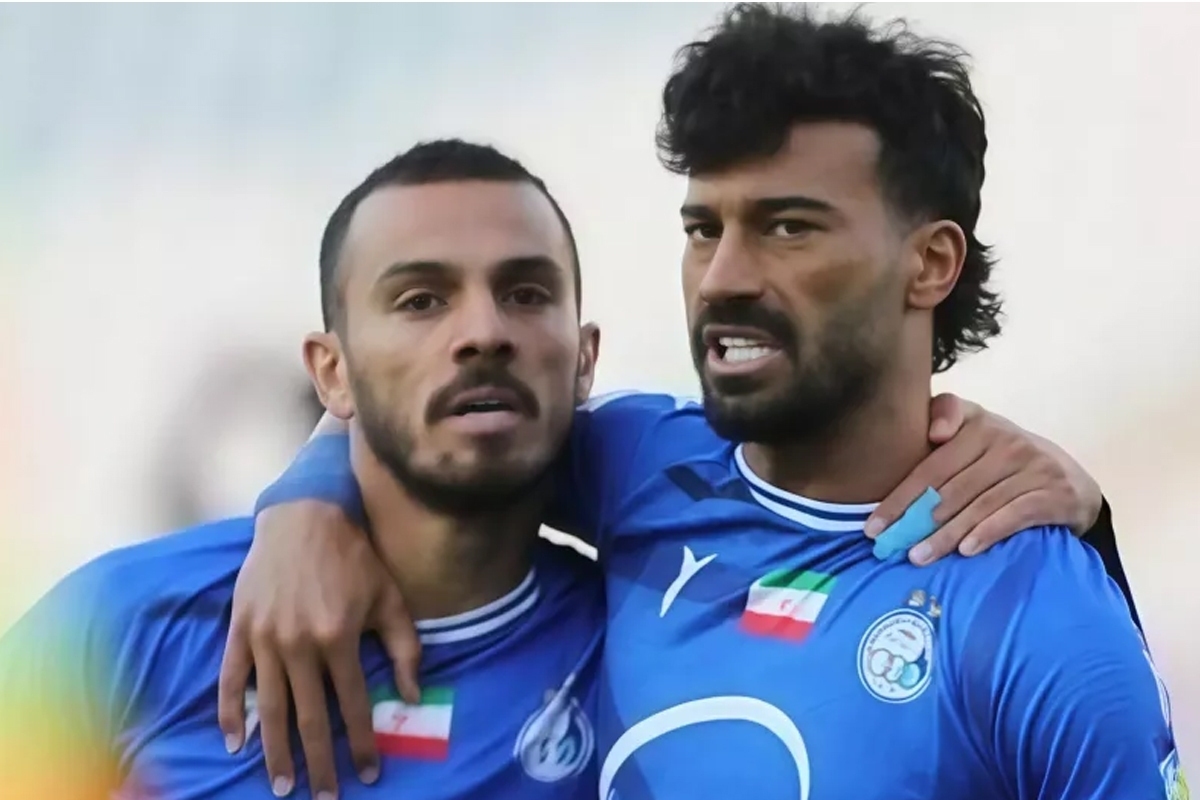 باشگاه استقلال با جدایی رامین رضاییان و ابوالفضل جلالی مخالفت کرده و قرار است این دو بازیکن همچنان در ترکیب استقلال باقی بماننند. در این شرایط دو بازیکن لطمه خواهند دید.