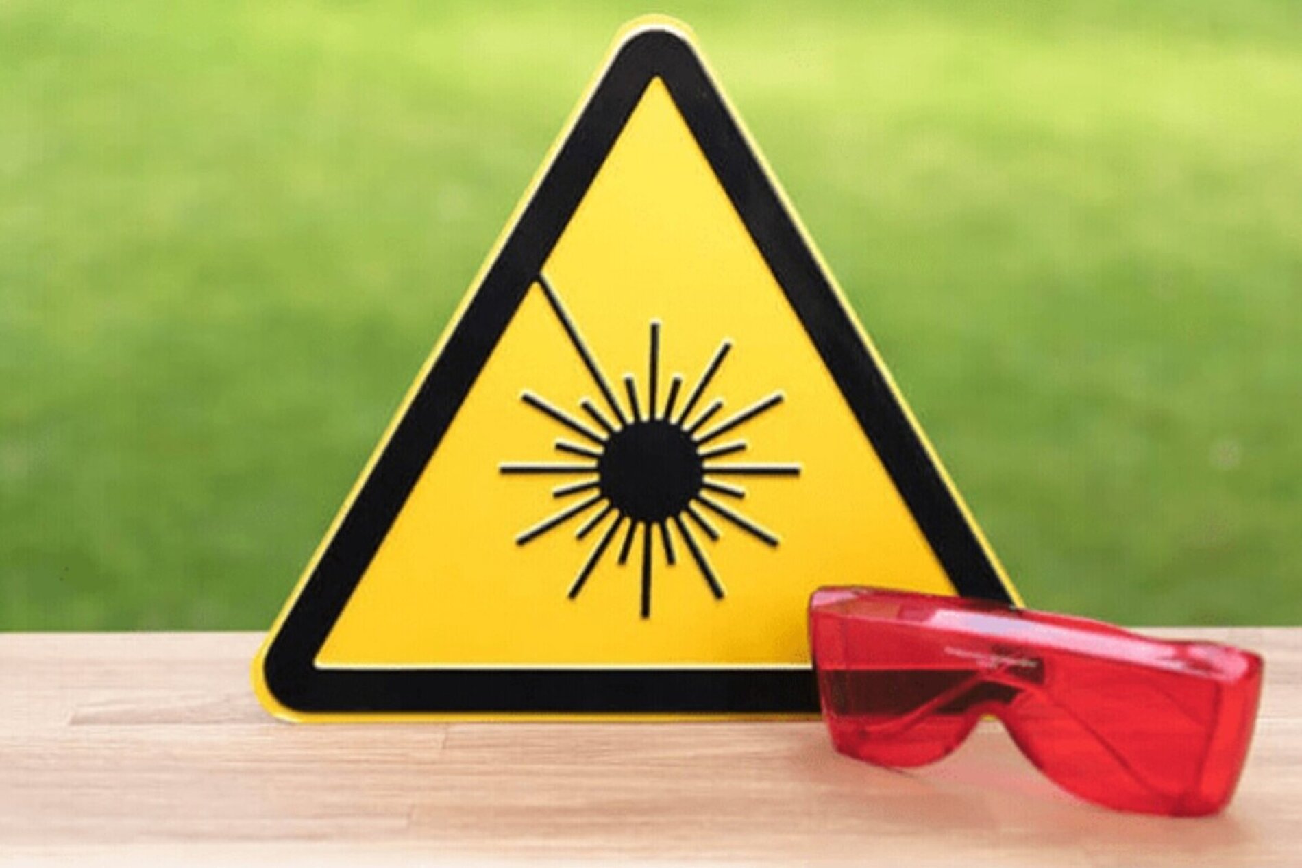 مراقب این امواج باشید | از وعده‌های درخشان لیزر پوست تا عوارض پرهزینه