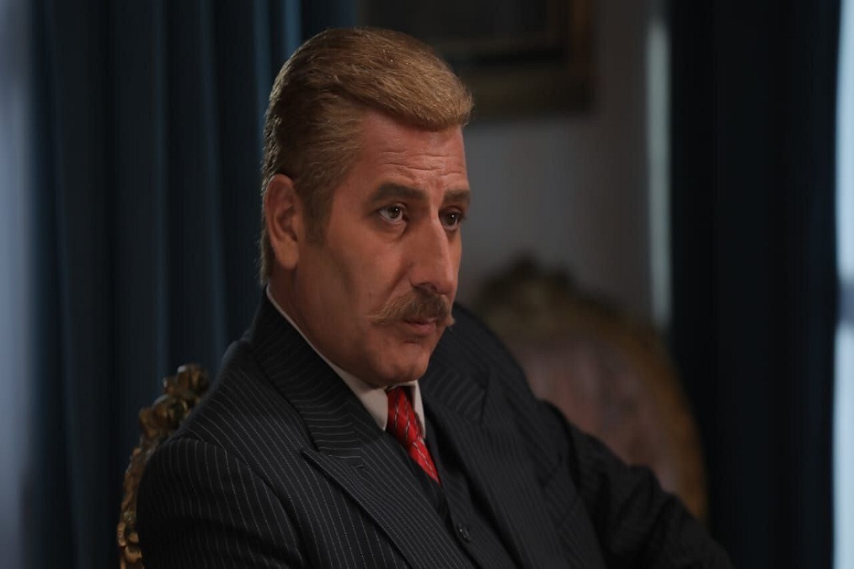 رامین ناصر نصیر بازیگر سریال تلویزیونی «دیوار دفاعی» به تهیه‌کنندگی مسعود ده‌نمکی و کارگردانی احمد کاوری شد.