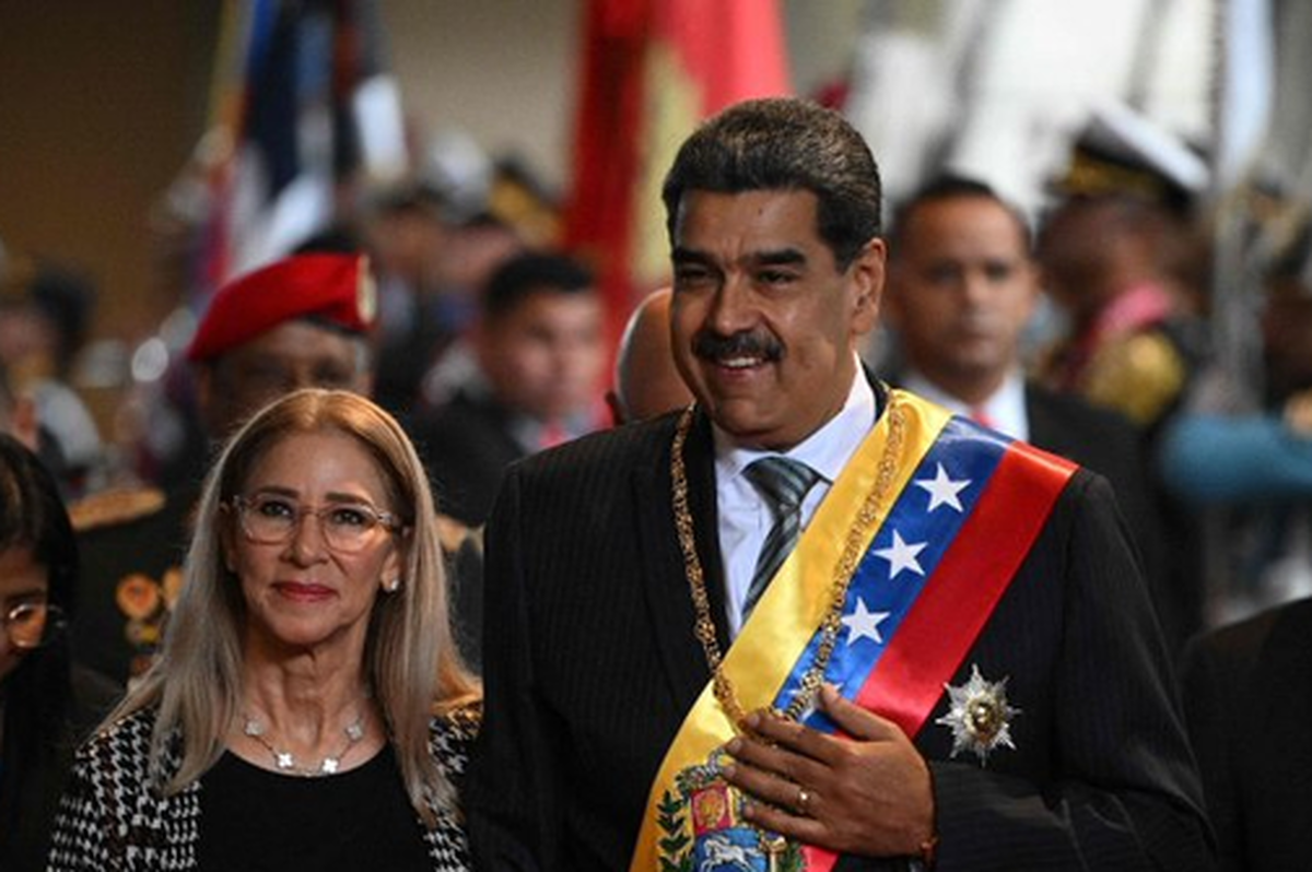 نخست‌وزیر مالزی با محکومیت شدید عملیات نظامی اخیر آمریکا در ونزوئلا، این اقدام را مصداق «نقض آشکار حقوق بین‌الملل» دانست و خواستار آزادی فوری نیکلاس مادورو، رئیس جمهور این کشور شد.