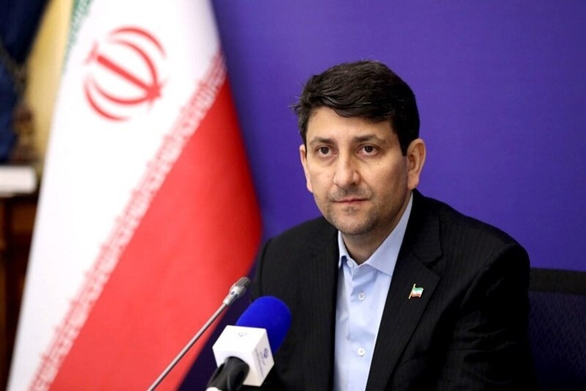 وزیر ارتباطات تأکید کرد: دولت در قبال سیم‌کارت‌های بدون مالکیت، راهکار سطحی اتخاذ نمی‌کند و به دنبال ریشه‌یابی مشکل است. با این حال، تمرکز بر استفاده از تمام ظرفیت‌ها برای تضمین دسترسی همه مردم به خدمات ارتباطی ادامه خواهد داشت.