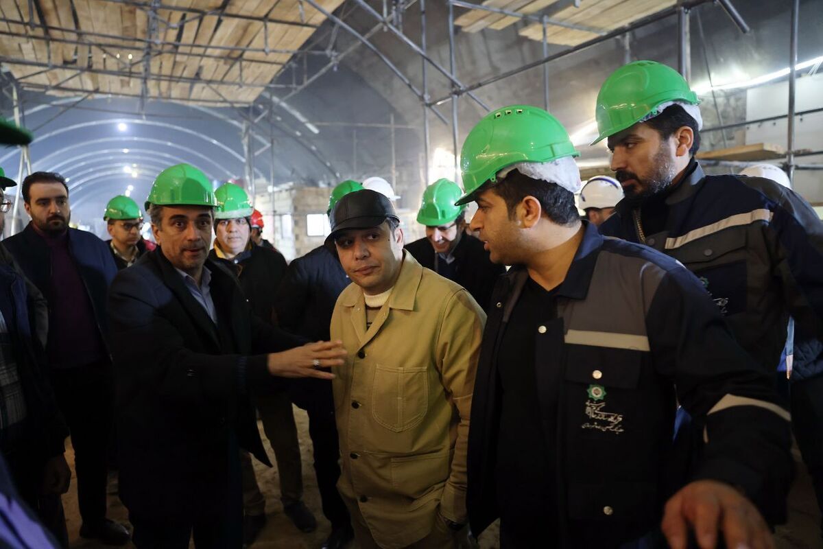 رئیس کمیسیون عمران، حمل‌ونقل و ترافیک شورای اسلامی شهر مشهد گفت: با توجه به ضرورت تکمیل ایستگاه بسیج خط ۳ قطارشهری در سال جاری، عملیات عمرانی این کارگاه به صورت سه شیفت فعال است تا شاهد اتصال خطوط یک و سه در راستای تسهیل امر زیارت با بهره‌گیری از خطوط ریلی باشیم.