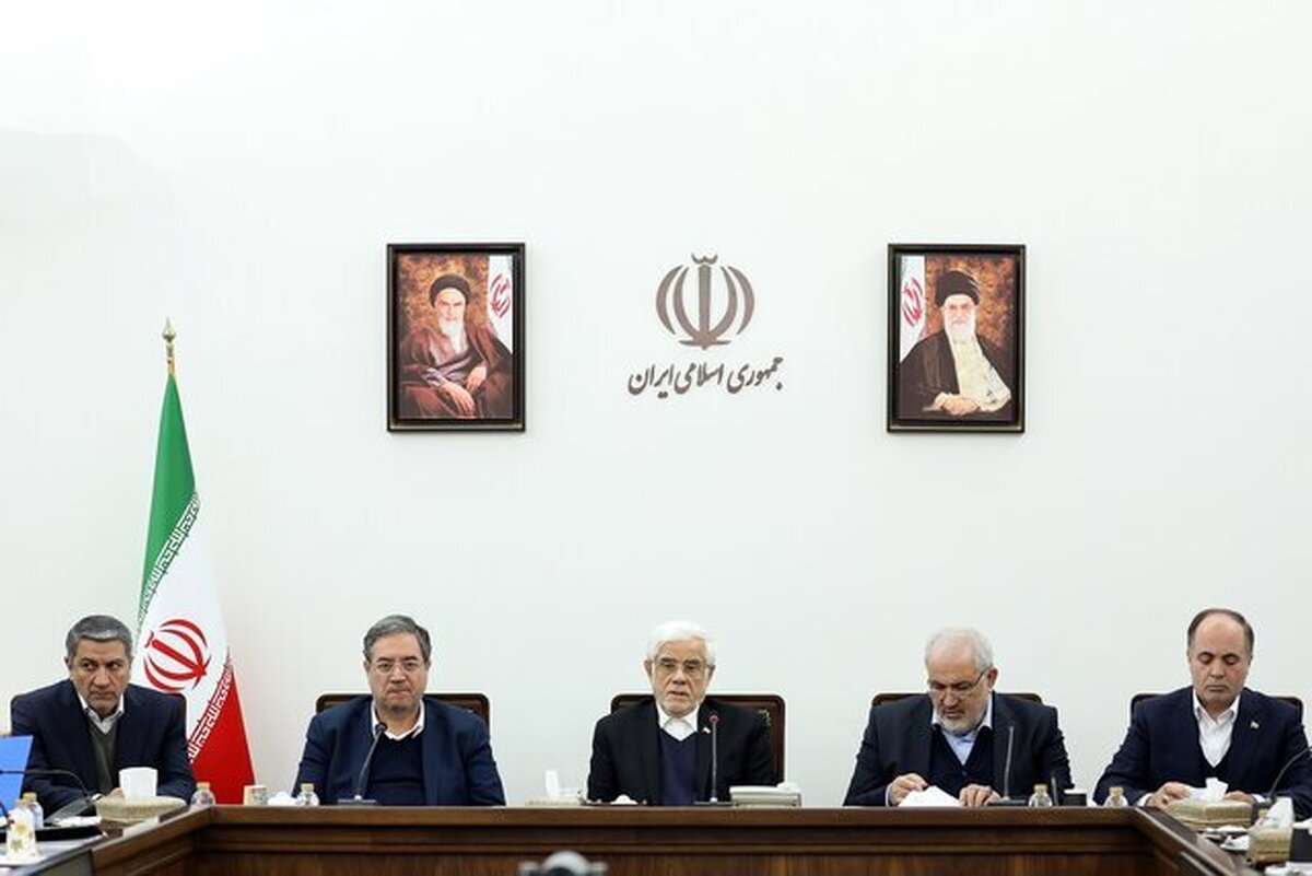 معاون اول رئیس‌جمهور با بیان اینکه احیای دریاچه ارومیه نه صرفاً یک مسئله ملی بلکه فراملی است، گفت: باید یک برنامه با شاخص‌های کمی تهیه شده و مشخص شود تا پایان سال ۱۴۰۵ سطح آب دریاچه ارومیه باید چه تغییری کند تا بر این اساس بتوانیم عملکرد‌ها را ارزیابی کنیم.