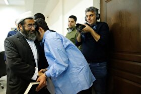 اولیای دم امیرمحمد خالقی از قصاص قاتل فرزندشان گذشت کردند + فیلم