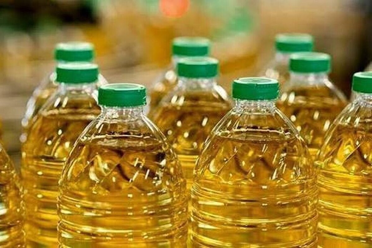 مدیر بازرسی و نظارت اصناف خراسان رضوی از توقیف بیش از ۱۰ هزار لیتر روغن خوراکی احتکارشده در مشهد خبر داد که قرار بود با هدف تغییر قیمت به بندرعباس منتقل شود.