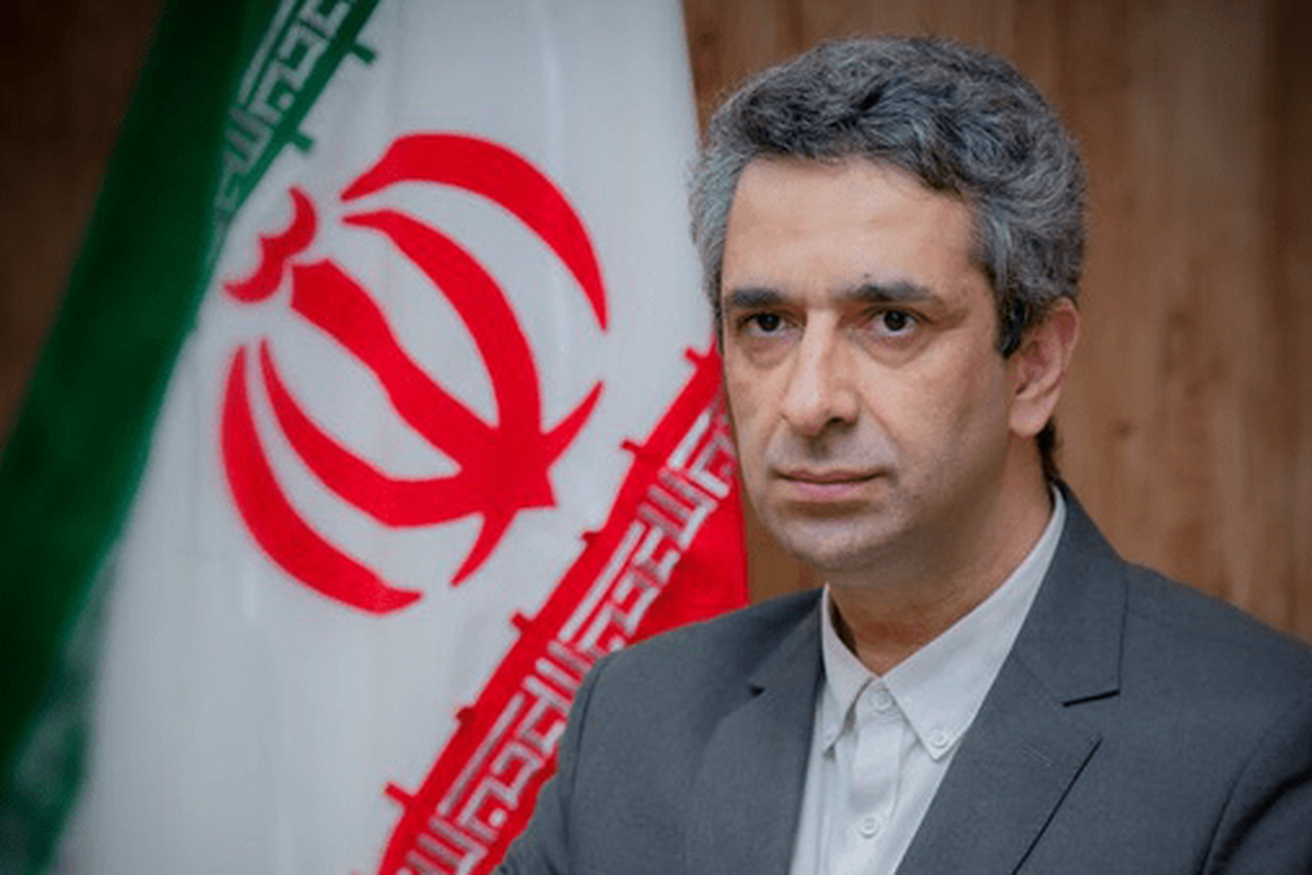 معاون ارتباطات دفتر رئیس‌جمهور تأکید کرد: اعتراض حق شهروندی است و دولت موظف به شنیدن و پاسخگویی است اما معترضان واقعی فحاشی نمی‌کنند، به خشونت متوسل نمی‌شوند و از سنگ‌پراکنی پرهیز می‌کنند.