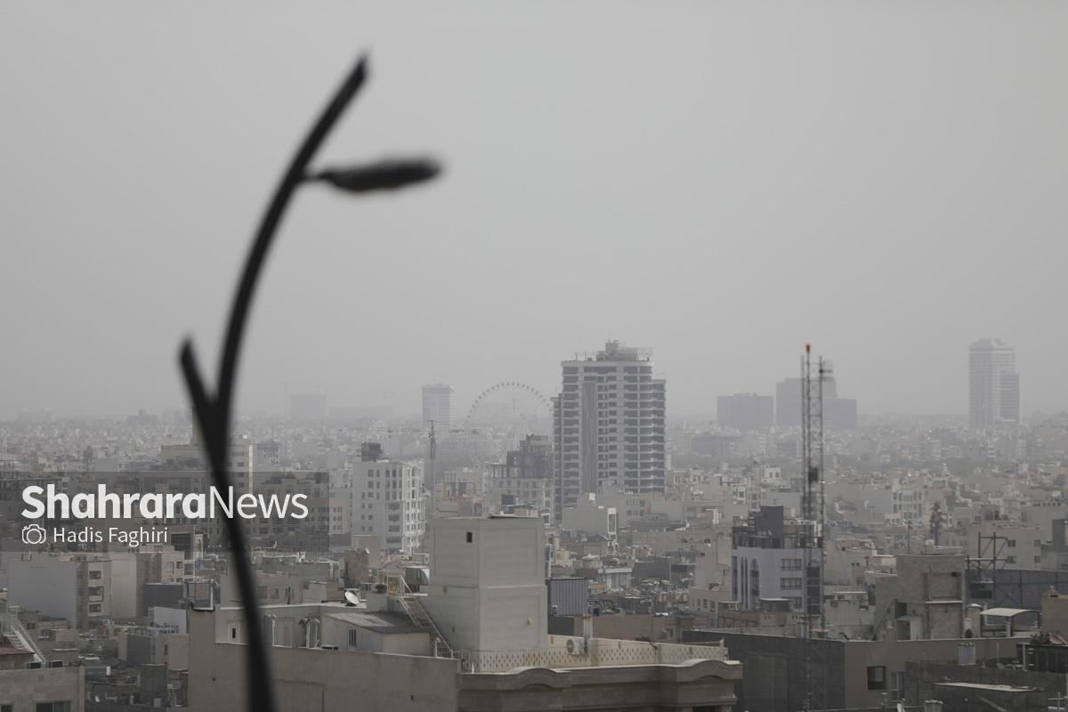 سازمان هواشناسی کشور اعلام کرد که از امروز تا روز جمعه به‌دلیل پایداری جو، روند افزایشی آلاینده‌های جوی در بسیاری از مناطق کشور ادامه خواهد داشت؛ به‌طوری‌که شاخص کیفیت هوا در شهر‌های ارومیه، اراک، کرج، تهران، اصفهان و مشهد در محدوده «ناسالم برای تمام گروه‌های سنی» قرار گرفته است.