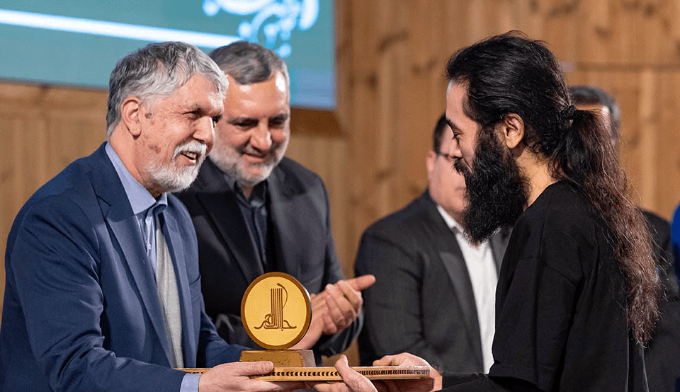 «گاهی به قبر‌ها هم نگاه کن» اثر نویسنده افغانستانی، برگزیده هجدهمین دوره جایزه ادبی جلال آل‌احمد شد