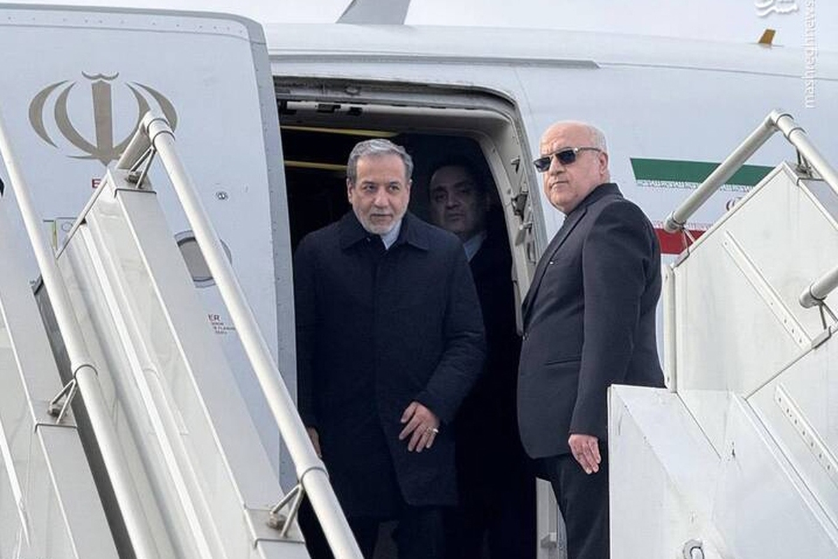 وزیر امور خارجه ایران با بیان اینکه «هم برای جنگ و هم مذاکره آمادگی داریم»، گفت: هر وقت آمریکایی‌ها پذیرفتند مذاکره با دیکته کردن تفاوت دارد، می‌تواند یک مذاکره معنادار انجام شود.