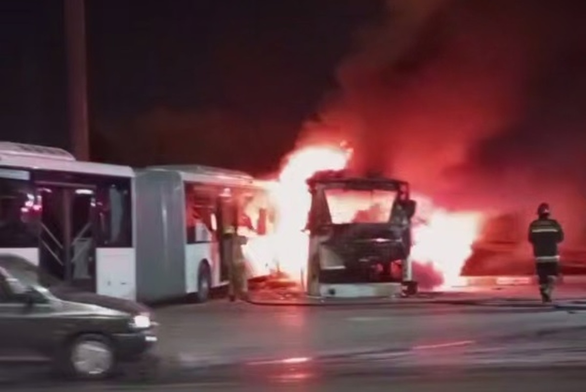 آتش‌زدن دو دستگاه اتوبوس حمل‌ونقل عمومی، نه نماد اعتراض، بلکه تخریب سرمایه‌ای است که با هزینه مردم و برای خدمت به مردم فراهم شده است.