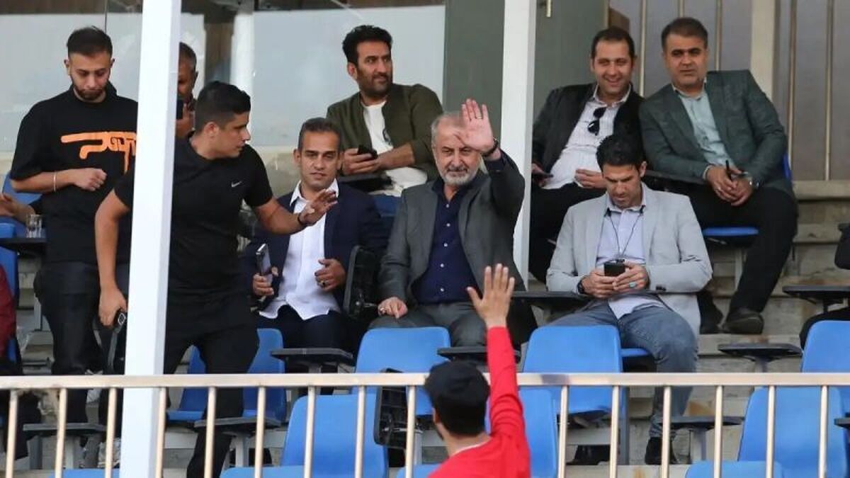 رضا درویش در فضای هواداری مجازی تراکتور به عنوان گزینه مدیرعاملی این باشگاه عنوان شده است.