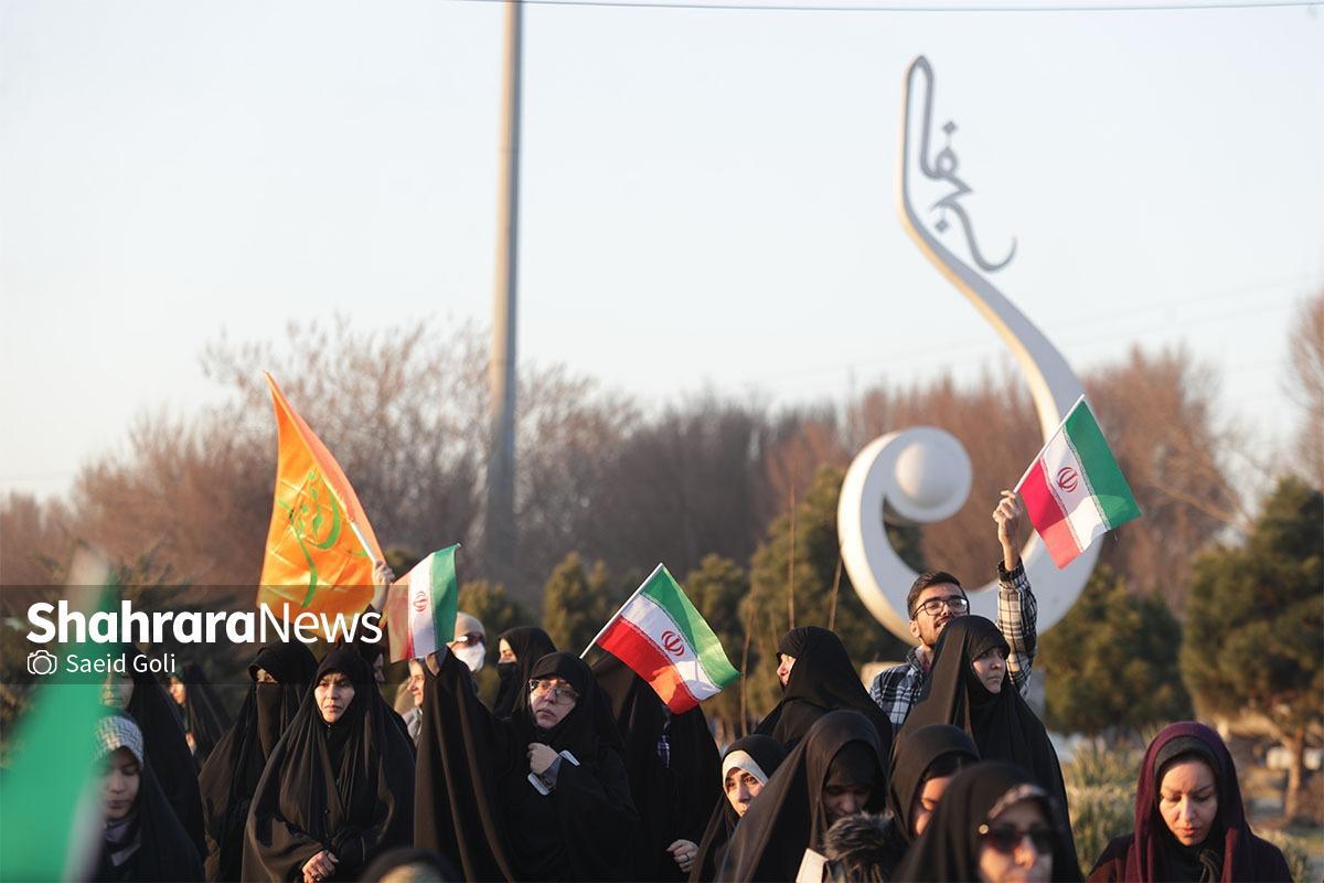 اجتماع مردم انقلابی مشهد در محکومیت هتک حرمت به پرچم ایران برگزار شد