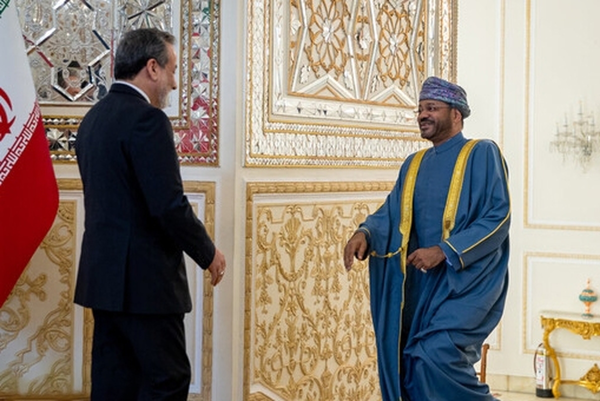 وزیر امور خارجه کشورمان ظهر امروز (شنبه، ۲۰ دی ۱۴۰۴) از «بدرالبوسعیدی» وزیر خارجه عمان، استقبال کرد.