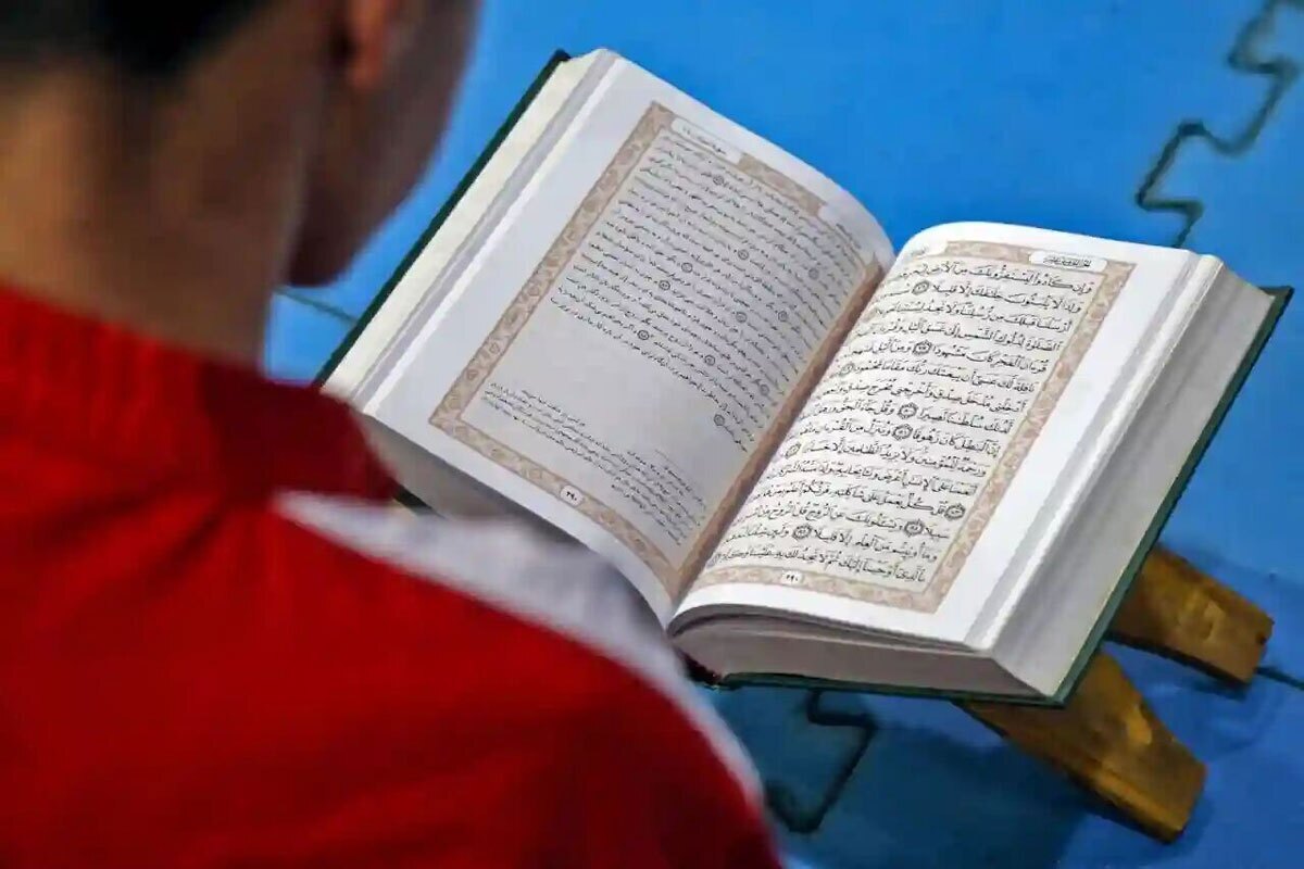 چگونه اسلام و آموزه‌های معصومین(ع) مسیر درست اعتراض و مسیر دشمن را نشان می‌دهند؟