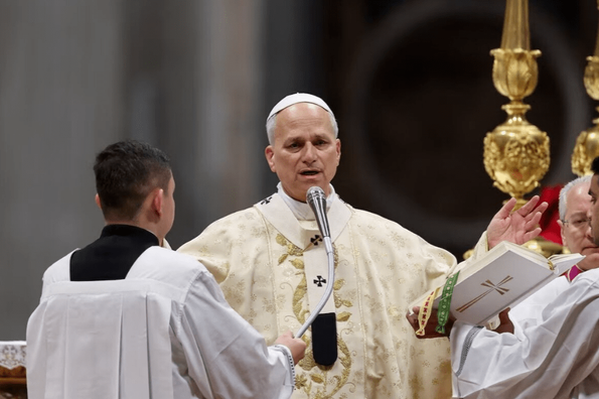 پاپ لئو چهاردهم با محکوم کردن تجاوز نظامی آمریکا به ونزوئلا و ربودن رئیس جمهوری منتخب این کشور نسبت به باب شدن دوباره جنگ در جهان ابراز نگرانی کرد.