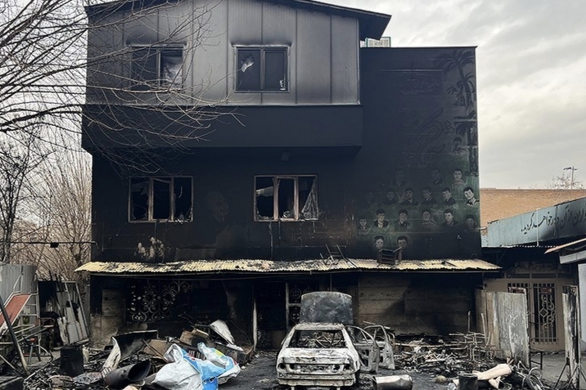 ‌یک پرستار جوان در آتش سوزی کلینیک امام سجاد (ع) رشت در حین کمک به بیماران در آتش سوخت و به شهادت رسید.