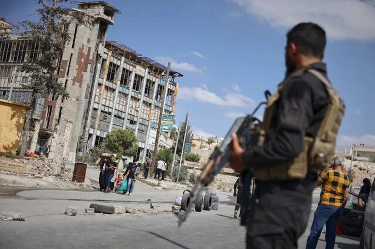 استانداری حلب سوریه پس از درگیری‌های چند روز اخیر نیرو‌های وابسته به گروه حاکم به دمشق با نیرو‌های دموکراتیک سوریه (قسد) اعلام کرد که شبه‌نظامیان قسد به‌کلی به منطقه دیگری منتقل شده‌اند.