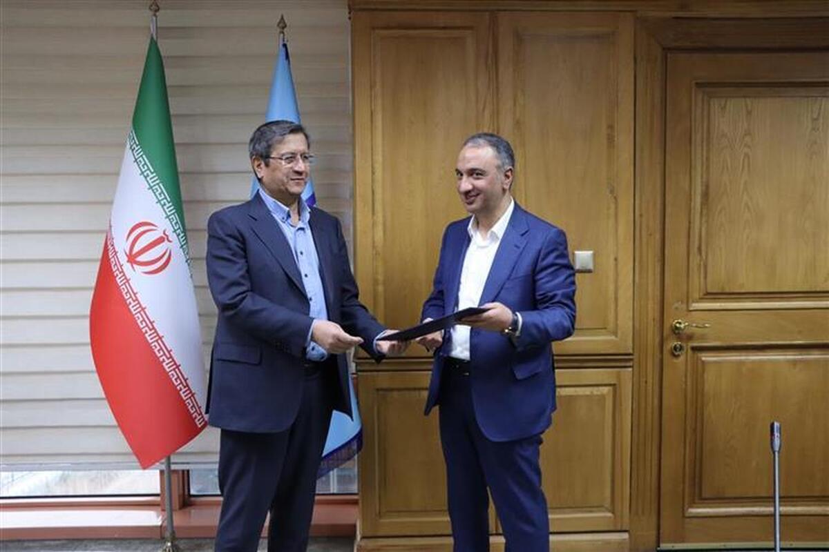 عبدالناصر همتی، رئیس کل بانک مرکزی طی حکمی، «رضا خواجه‌نائینی» را به سمت سرپرست معاونت توسعه مدیریت و منابع این بانک منصوب کرد.