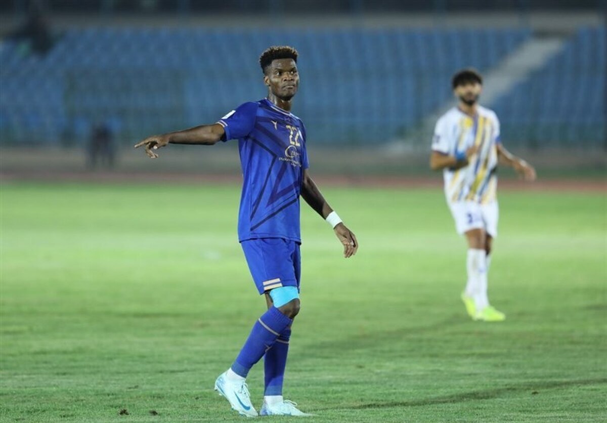 با اعلام فدراسیون فوتبال به سازمان لیگ، قرارداد اندونگ با استقلال فسخ شده و امکان ثبت مجدد ندارد و این بازیکن مجاز به بازی برای این تیم نیست.