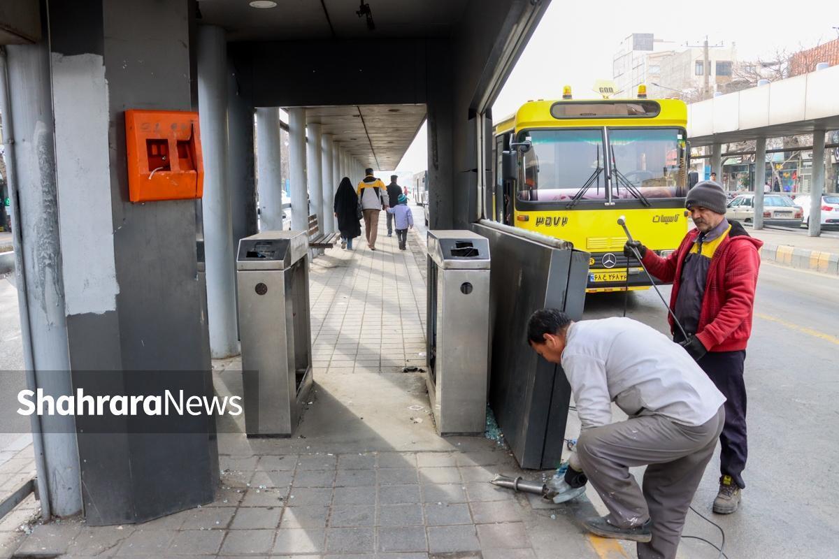 آشوبگران ۲ هزار شیشه‌ در ایستگاه‌های اتوبوس مشهد را تخریب کردند!