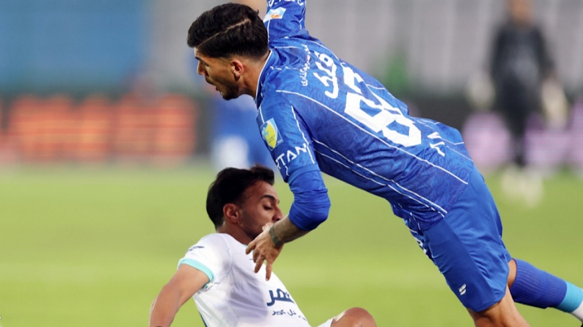 درشرایطی که بازی فولادهرمزگان و استقلال دوشنبه ۲۲ دی ساعت ۱۴ در یزد برگزار می‌شود، باشگاه جنوبی هنوز بندرعباس را به مقصد یزد ترک نکرده است.