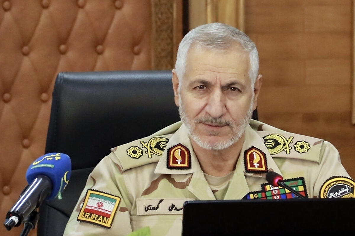 فرمانده مرزبانی فراجا در قرارگاه مقداد مرزبانی فراجا گفت: مرزبانان، چشمان بیدار نظام در دفاع از حدود و ثغور کشور هستند که وظیفه خطیر مدیریت لحظه ای مرزها با توجه به اتفاقات اخیر در کشور را بر عهده دارند.