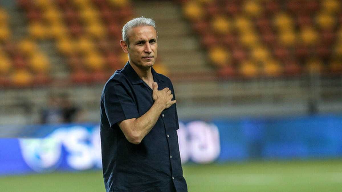 سرمربی تیم فولاد خوزستان به دنبال دو مدافع گل‌گهر است تا خط دفاع تیمش را تقویت کند.