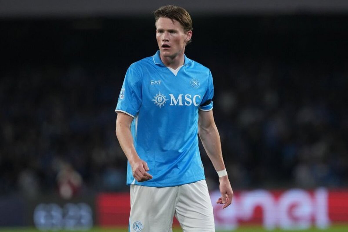 تیم‌های اینتر و ناپولی در چارچوب هفته بیستم سری آ ایتالیا به مصاف یکدیگر رفتند که در نهایت با تساوی ۲ بر ۲ به پایان رسید.