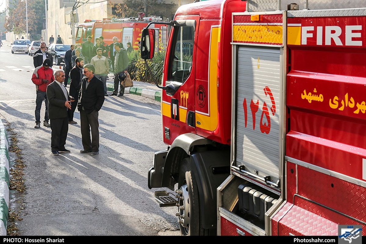آتش‌سوزی گسترده منزل مسکونی در بولوار فرامرز عباسی مشهد (۲۲ دی ۱۴۰۴)