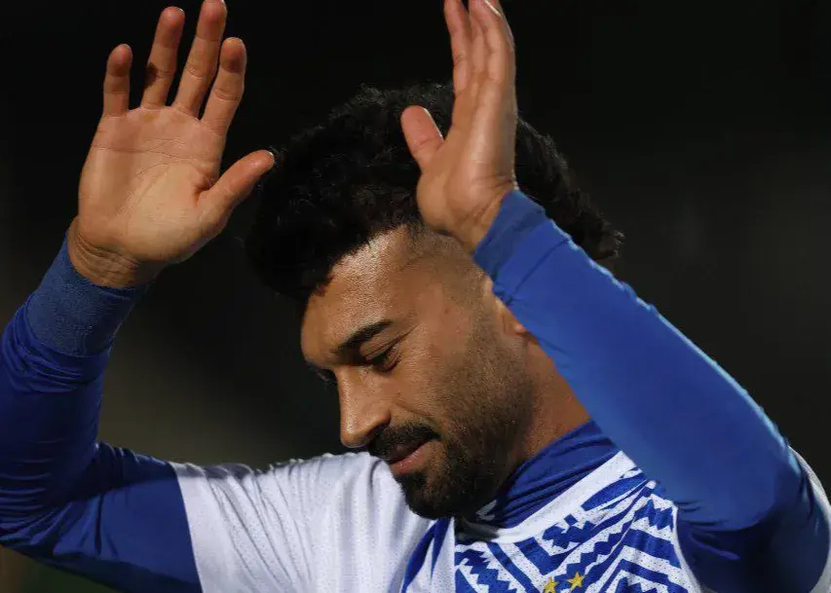 مدیران استقلال با رامین رضاییان برای جدایی قرضی توافق کردند.