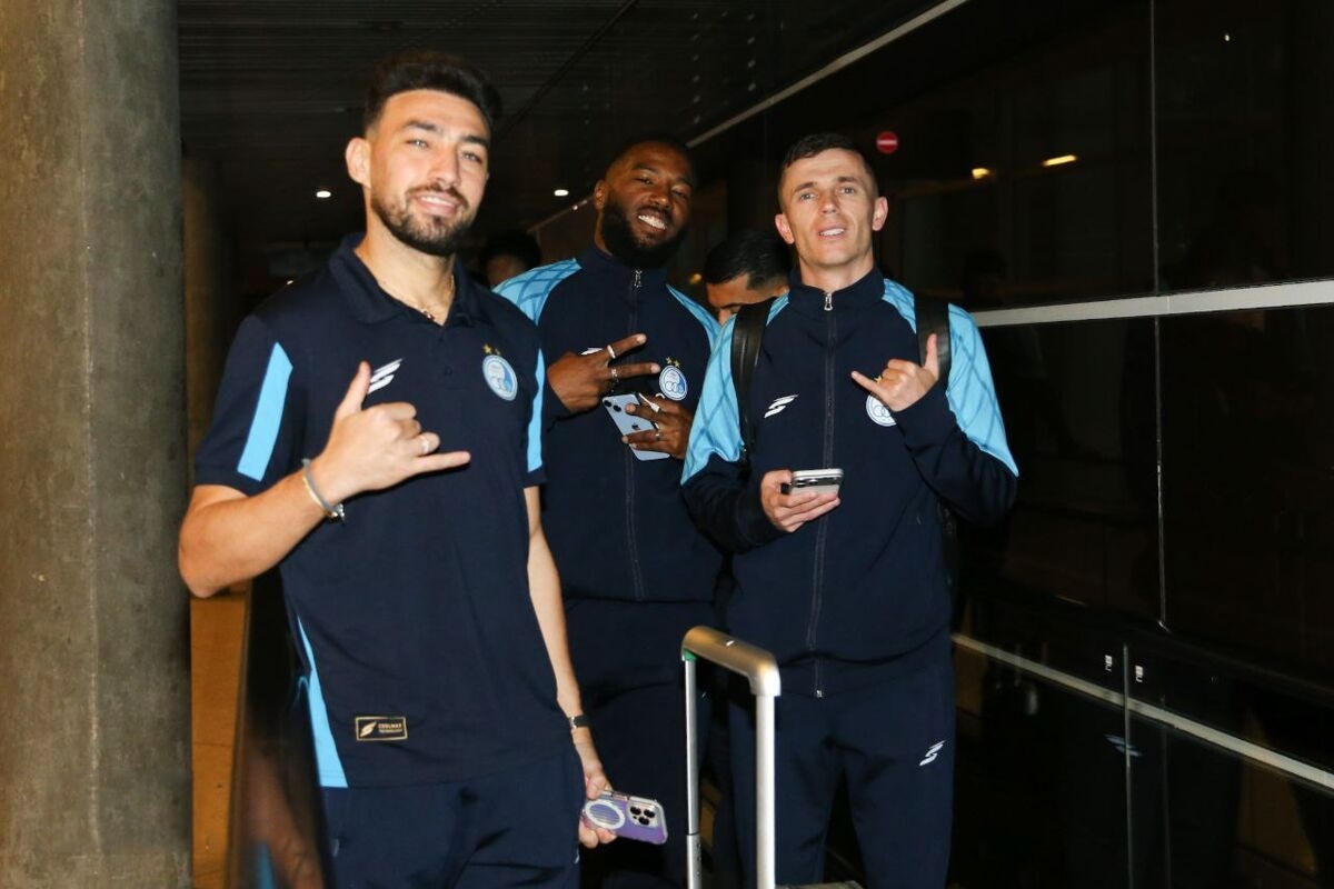 بازیکنان خارجی تیم فوتبال استقلال، به زودی ایران را ترک می‌کنند.