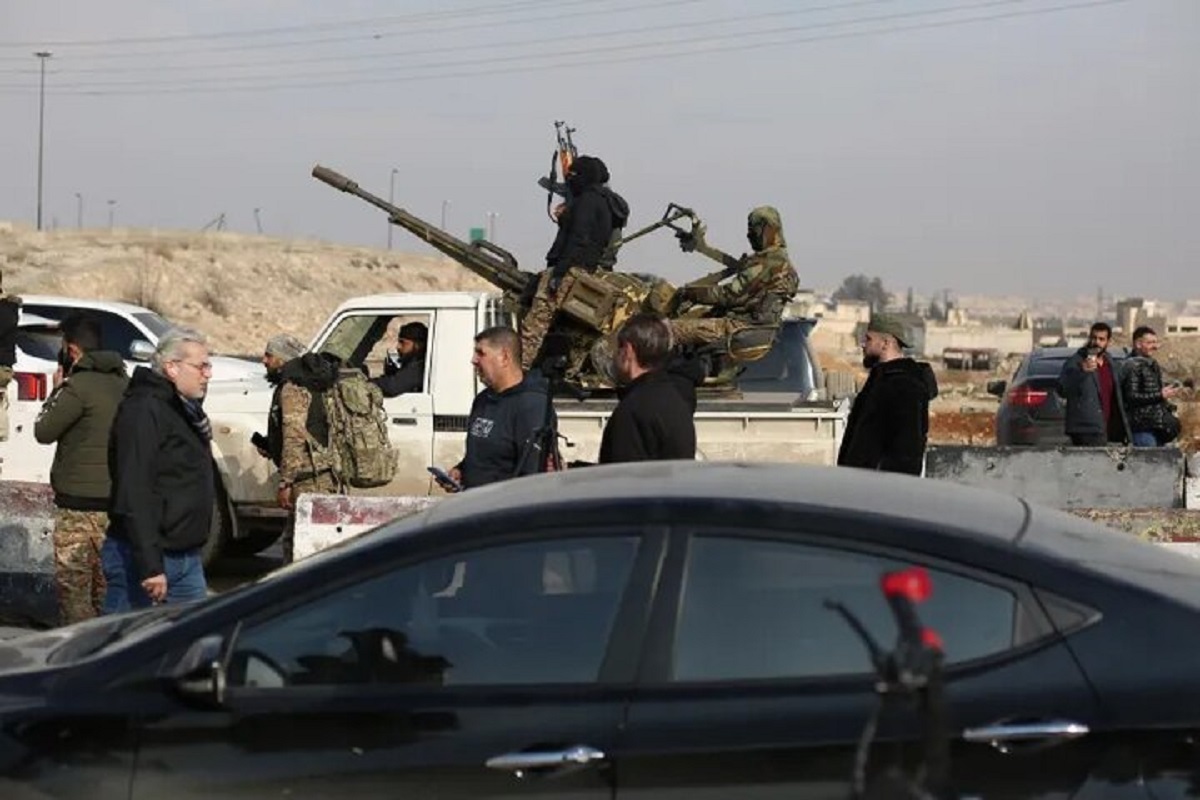 نیرو‌های رژیم حاکم بر سوریه به شبه‌نظامیان کرد درباره تلاش برای بازگشت به شرق حلب هشدار دادند.