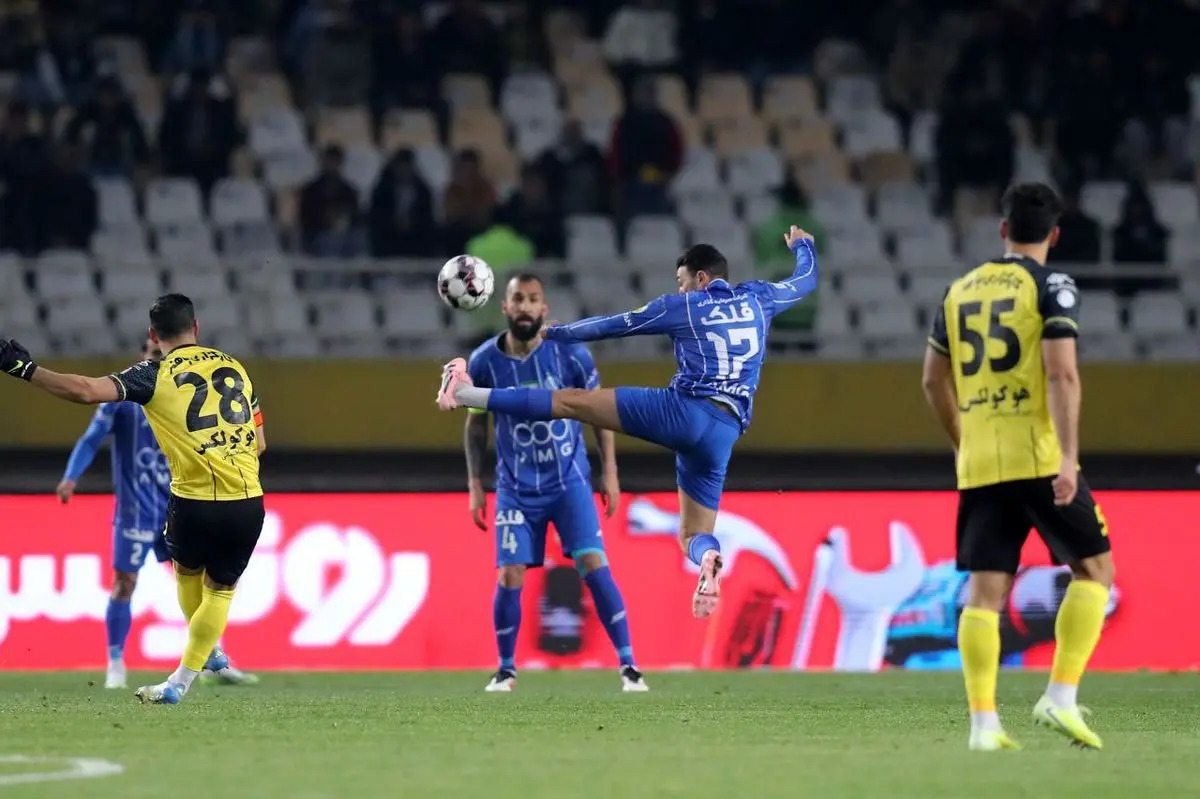 گل اول استقلال به فولاد هرمزگان توسط سامان فلاح زده در دقیقه ۳ زده شد.