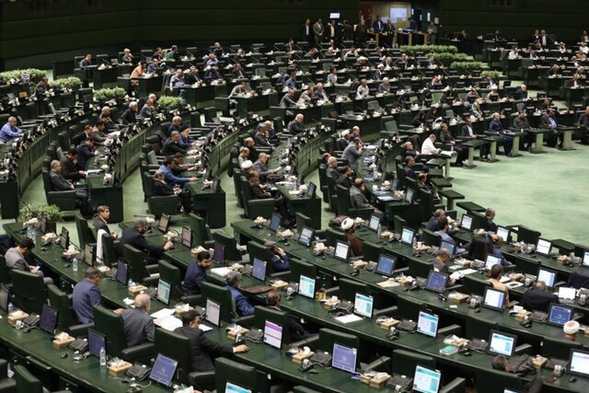 ۵۳ نماینده مجلس در تذکر کتبی به وزیر آموزش و پرورش و رئیس جمهور بر ضرورت تسریع در تبدیل وضعیت نیروهای قرارداد کار معین، حق‌التدریس و سایر نیروهای بلاتکلیف در آموزش و پرورش تاکید کردند