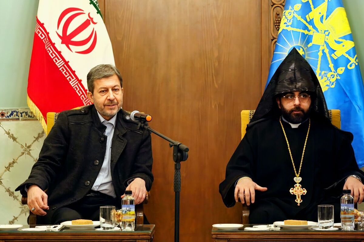 اسقف ارامنه اصفهان: دخالت کشورهای بیگانه در امور داخلی ایران محکوم است