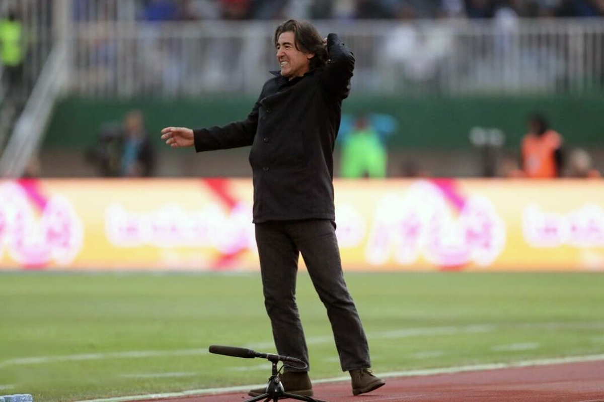 سرمربی آبی‌ها از عملکرد شاگردانش در جام حذفی رضایت ندارد.