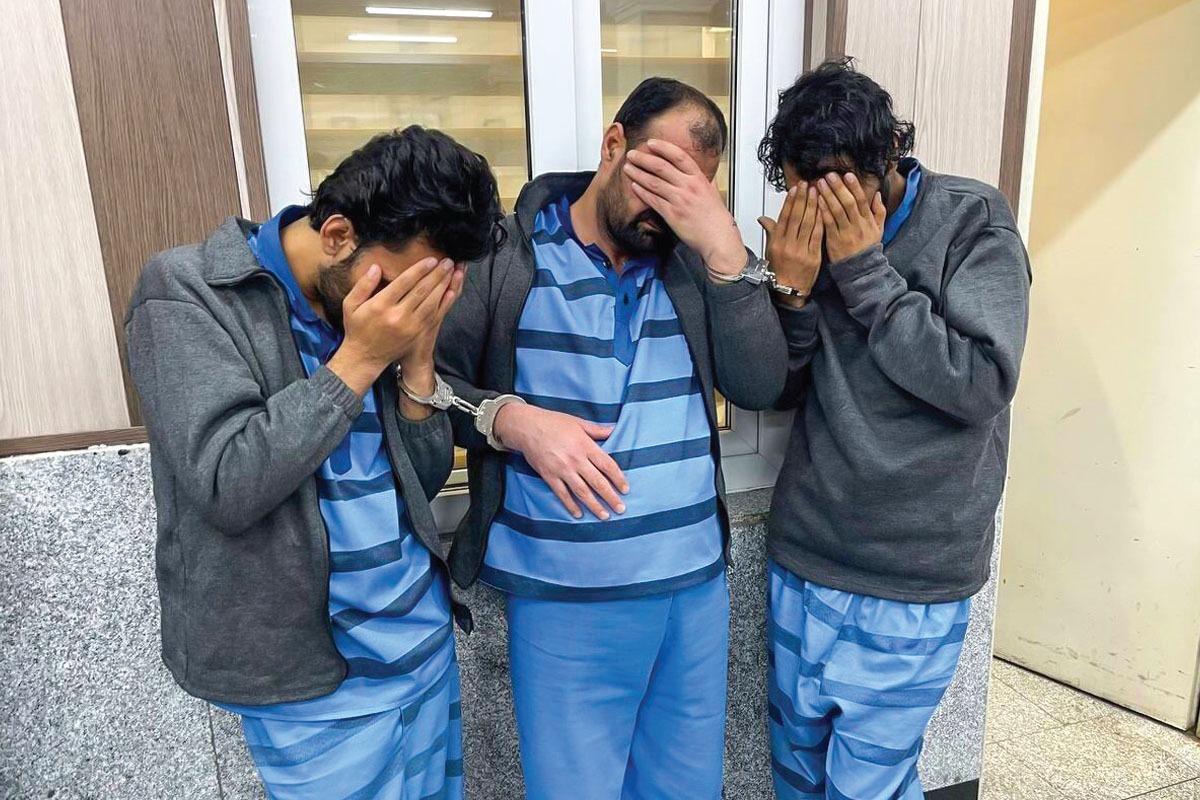 با تلاش افسران کلانتری سجاد مشهد، مرخصی زندانی شیاد نیمه تمام ماند | پمپ خیس، سارق را لو داد!