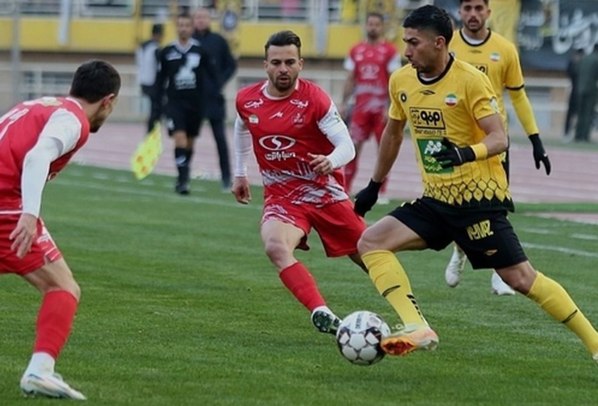 پرسپولیس ۳ بهمن در قزوین میزبان سپاهان خواهد بود.