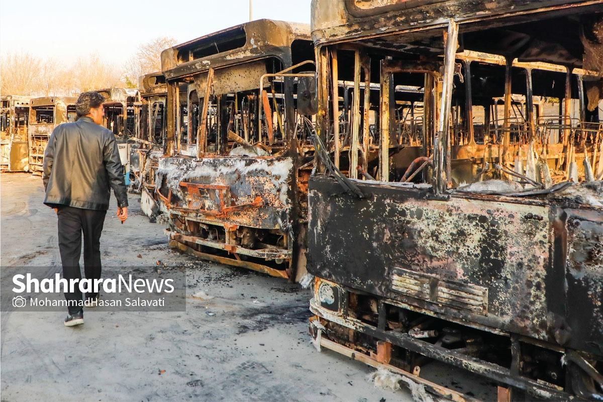 یاد تخریب‌های چند روز گذشته در شهرمان می‌افتم که برخی از آنها حق‌الناس مسلم و بخش زیادی‌شان بیت‌المال بود. بیت‌المالی که به جای یک نفر، جمعیتی میلیونی طرف حساب ماست و باید پاسخ‌گوی همه آن‌ها باشیم.